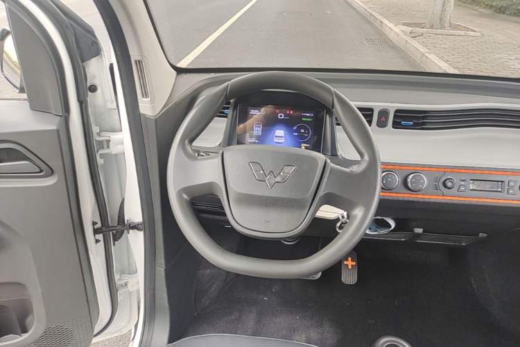 Used Wuling Hongguang MINIEV 2022 Zizai Version Lithium Iron Phosphate Steering Wheel