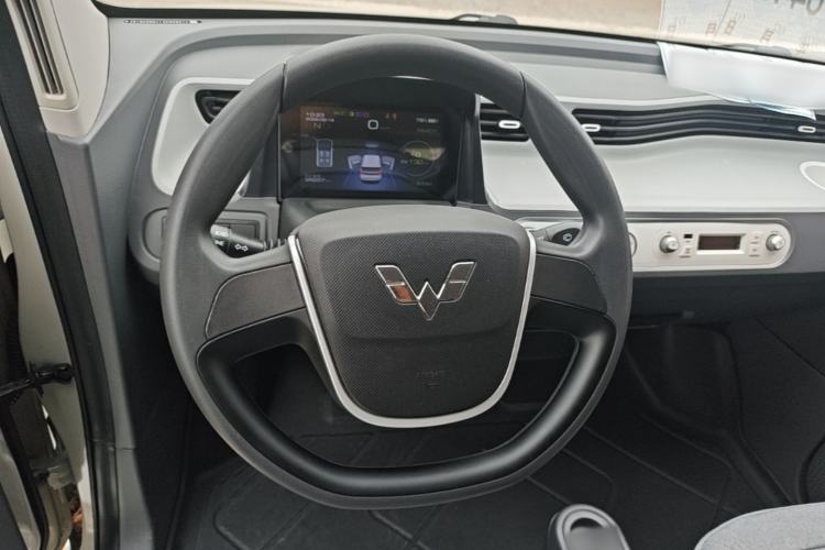 Used Wuling Hongguang MINIEV 2022 Macaron Premium Model – Lithium Iron Phosphate Steering Wheel