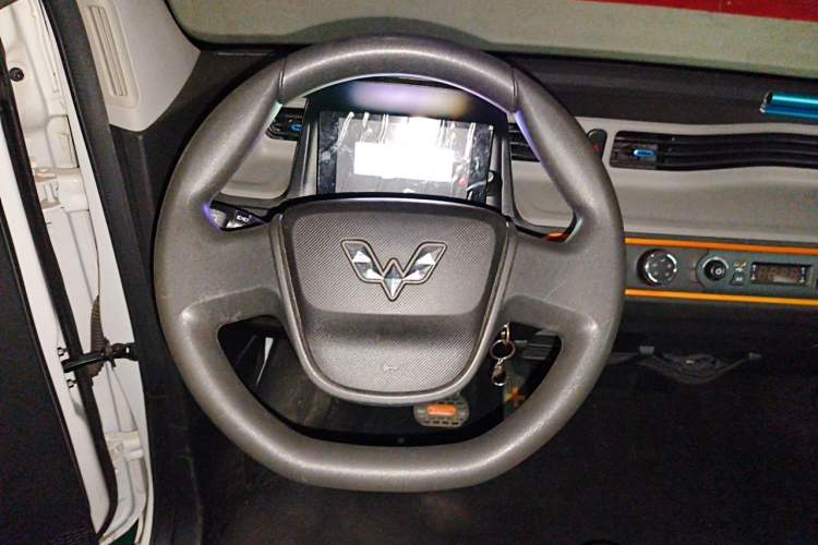 Used Wuling Hongguang MINIEV 2022 Easy Version Lithium Iron Phosphate Steering Wheel