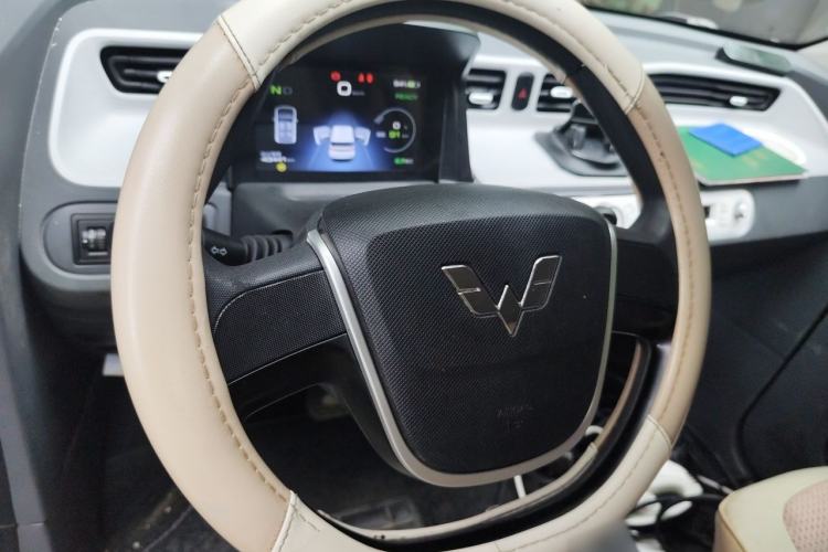 Used Wuling Hongguang MINIEV 2022 Macaron Premium Model – Lithium Iron Phosphate Steering Wheel