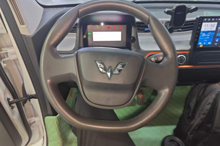 Used Wuling Hongguang MINIEV 2022 Easy Version Lithium Iron Phosphate Steering Wheel