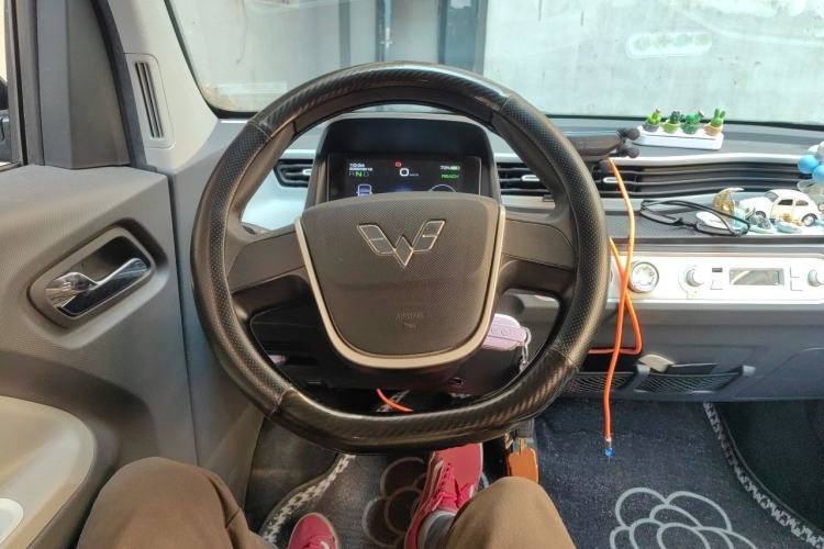 Used Wuling Hongguang MINIEV 2022 Macaron Premium Model – Lithium Iron Phosphate Steering Wheel