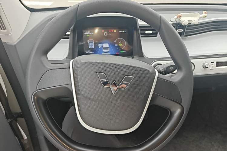 Used Wuling Hongguang MINIEV 2022 Macaron Fashion Edition Lithium-Nickel-Cobalt-Alpha-oxide Steering Wheel