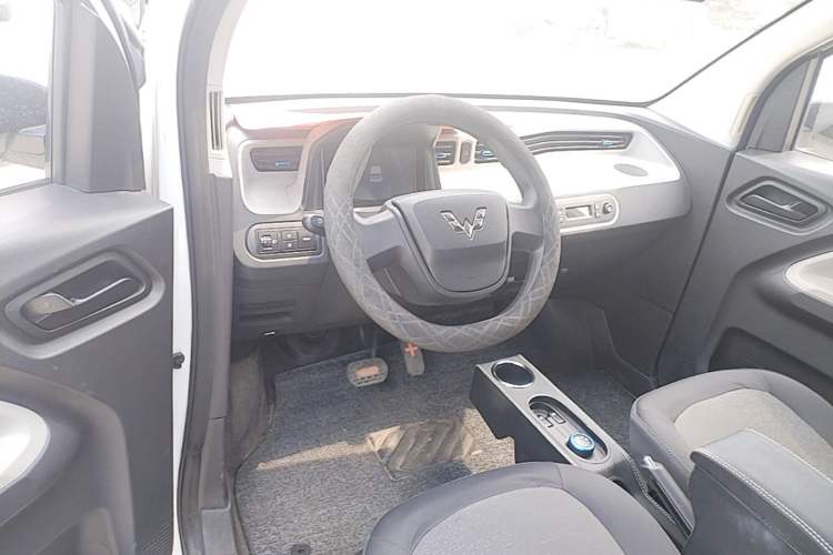 Used Wuling Hongguang MINIEV 2022 Easy Version Lithium-NMC Steering Wheel