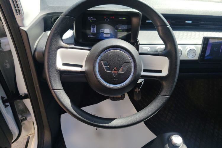 Used Wuling Hongguang MINIEV 2022 GAMEBOY 300km Enthusiast Model with Lithium Iron Phosphate Steering Wheel