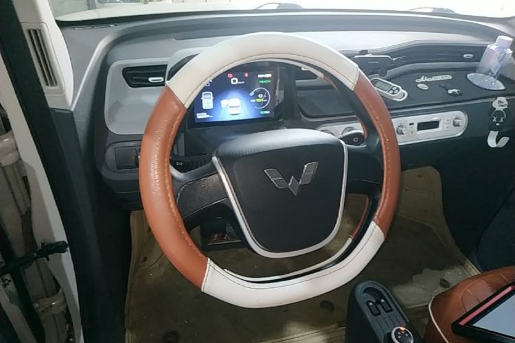 Used Wuling Hongguang MINIEV 2022 Macaron Premium Model – Lithium Iron Phosphate Steering Wheel