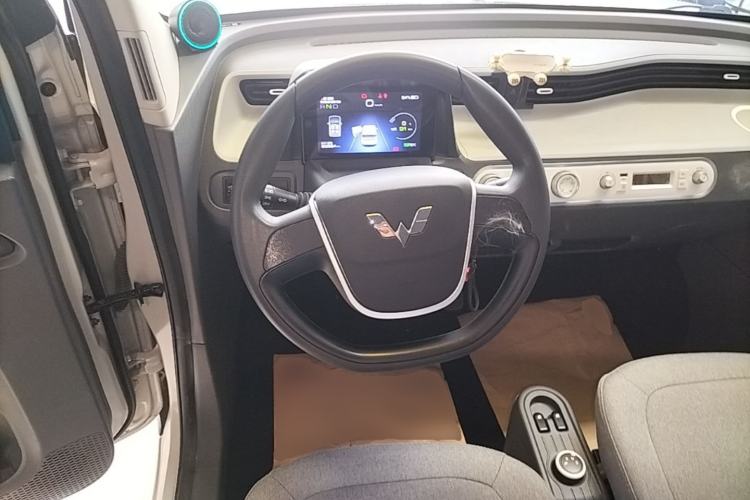 Used Wuling Hongguang MINIEV 2022 Macaron Premium Model – Lithium Iron Phosphate Steering Wheel