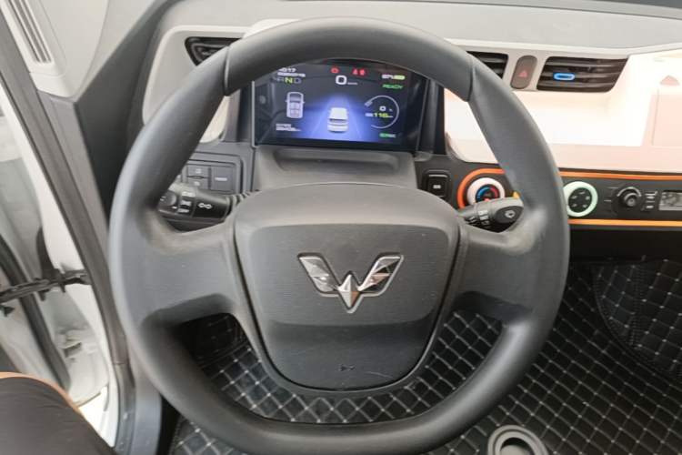 Used Wuling Hongguang MINIEV 2022 Zizai Version Lithium Iron Phosphate Steering Wheel