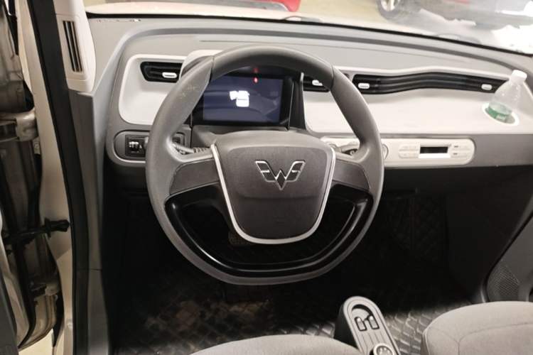 Used Wuling Hongguang MINIEV 2022 Macaron Premium Model – Lithium Iron Phosphate Steering Wheel