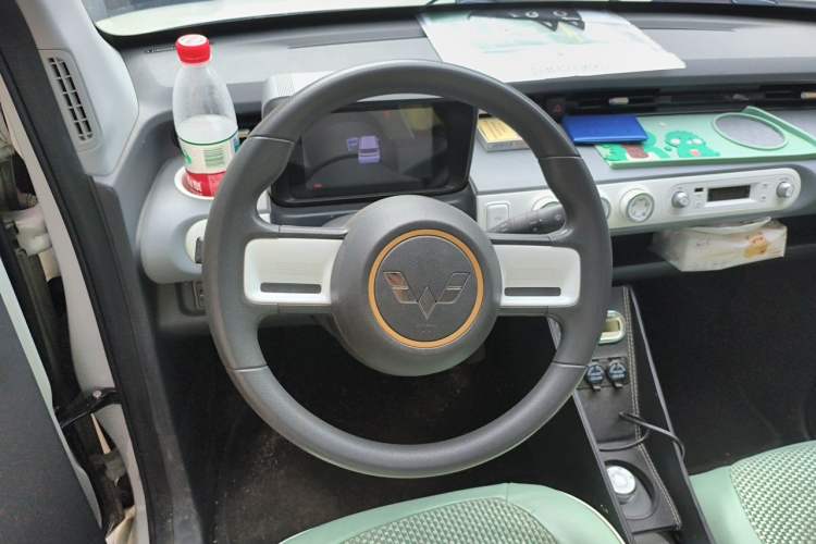Used Wuling Hongguang MINIEV 2022 GAMEBOY 200km Gaming Edition with Lithium Iron Phosphate Steering Wheel