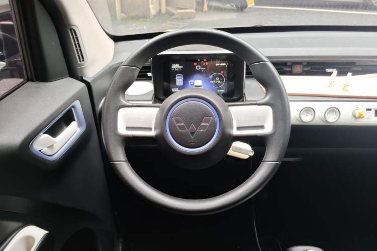 Used Wuling Hongguang MINIEV 2022 GAMEBOY 200km Gaming Edition with Lithium Iron Phosphate Steering Wheel