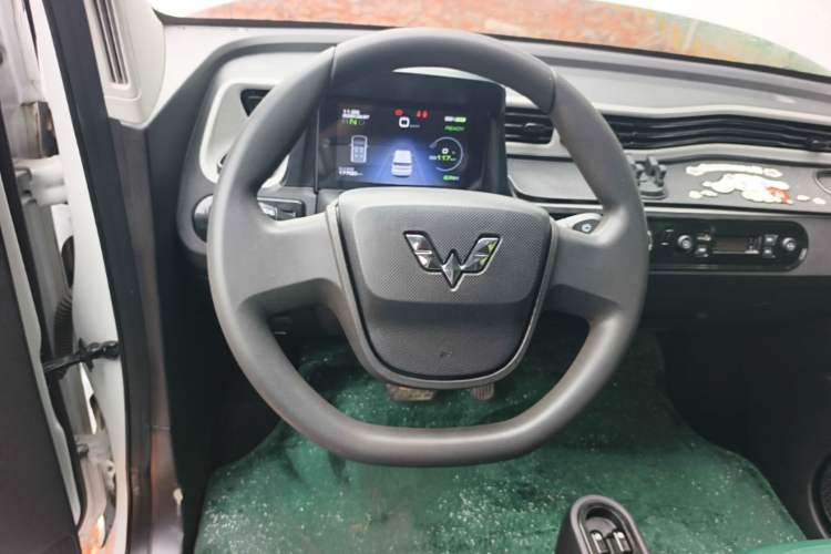 Used Wuling Hongguang MINIEV 2022 Zizai Version Lithium Iron Phosphate Steering Wheel