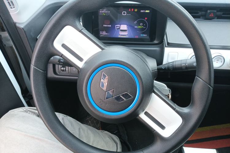 Used Wuling Hongguang MINIEV 2022 GAMEBOY 300km Enthusiast Model with Lithium Iron Phosphate Steering Wheel