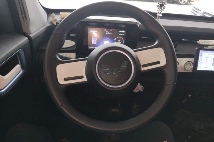 Used Wuling Hongguang MINIEV 2022 GAMEBOY 200km Gaming Edition with Lithium Iron Phosphate Steering Wheel