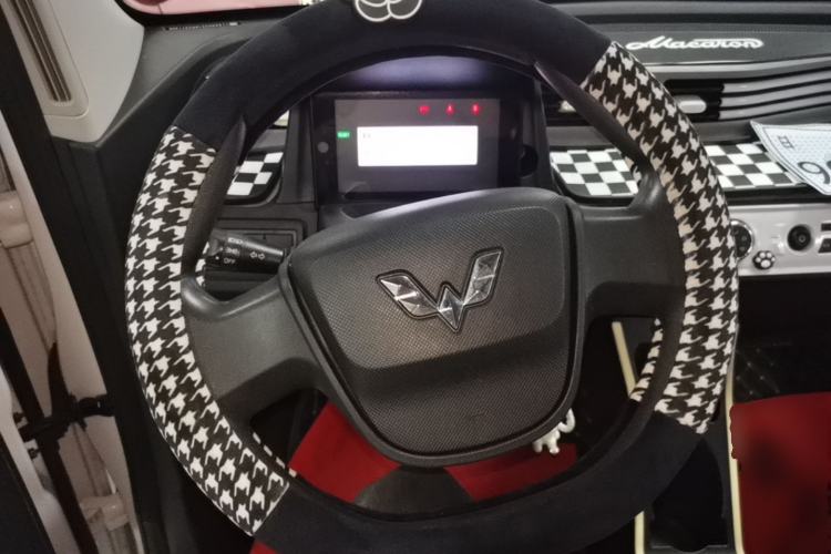 Used Wuling Hongguang MINIEV 2022 Macaron Fashion Model Lithium Iron Phosphate Steering Wheel