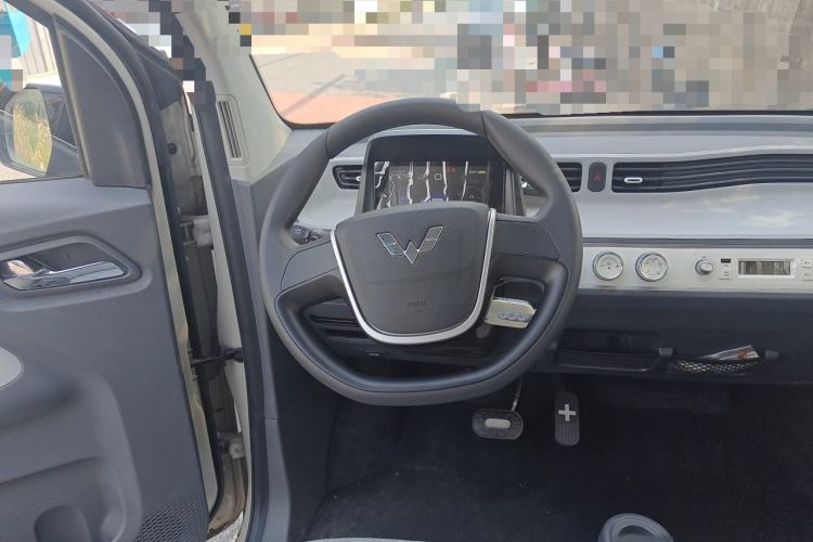 Used Wuling Hongguang MINIEV 2022 Macaron Fashion Model Lithium Iron Phosphate Steering Wheel