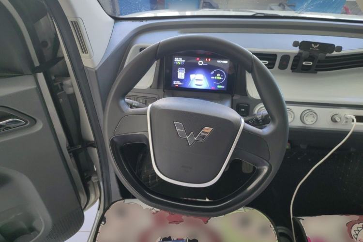 Used Wuling Hongguang MINIEV 2022 Macaron Premium Model – Lithium Iron Phosphate Steering Wheel