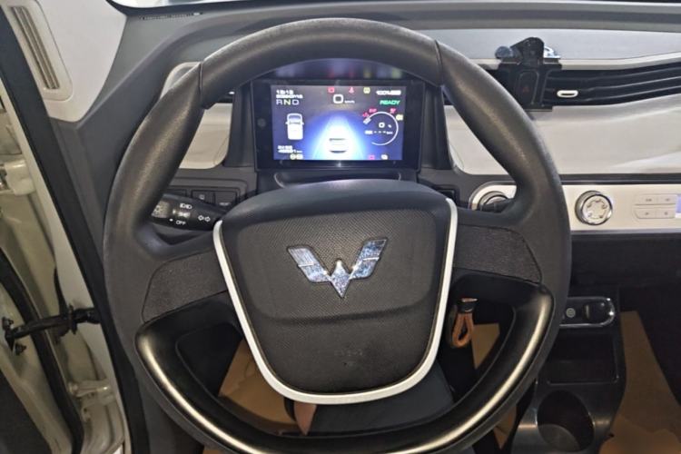 Used Wuling Hongguang MINIEV 2022 Macaron Premium Model – Lithium Iron Phosphate Steering Wheel