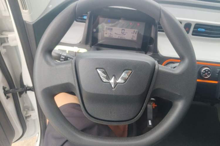 Used Wuling Hongguang MINIEV 2022 Easy Version Lithium Iron Phosphate Steering Wheel