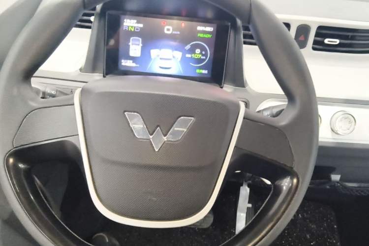 Used Wuling Hongguang MINIEV 2022 Macaron Premium Model – Lithium Ternary Battery Steering Wheel