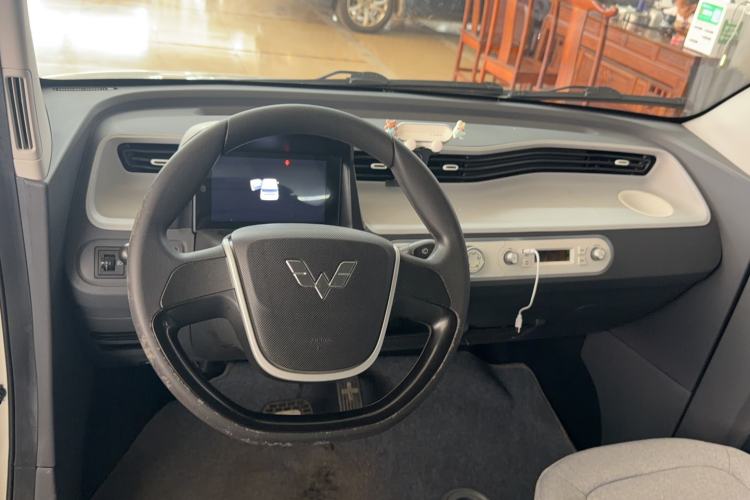 Used Wuling Hongguang MINIEV 2022 Macaron Premium Model – Lithium Iron Phosphate Steering Wheel