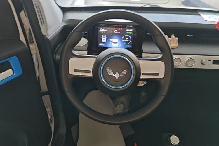 Used Wuling Hongguang MINIEV 2022 GAMEBOY 300km Enthusiast Model with Lithium Iron Phosphate Steering Wheel