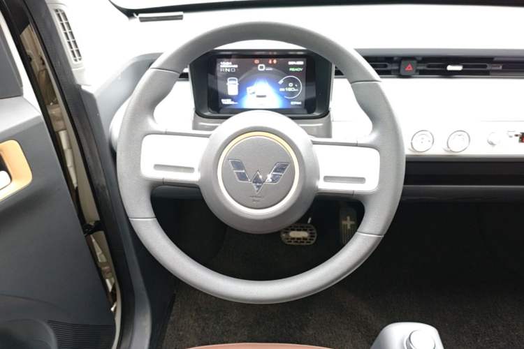 Used Wuling Hongguang MINIEV 2022 GAMEBOY 200km Gaming Edition with Lithium Iron Phosphate Steering Wheel