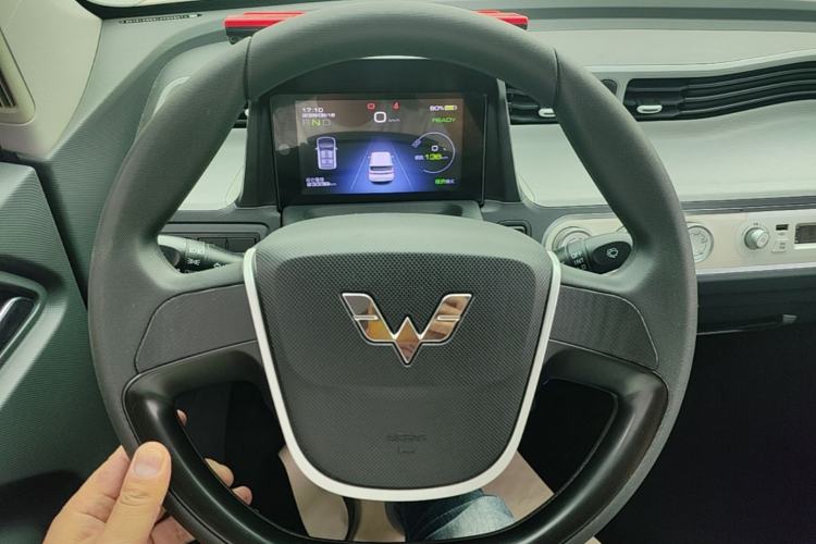 Used Wuling Hongguang MINIEV 2022 Macaron Premium Model – Lithium Iron Phosphate Steering Wheel