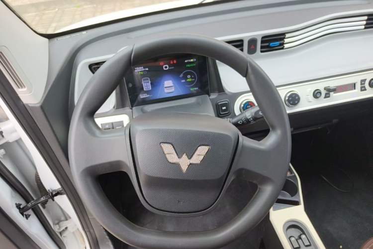 Used Wuling Hongguang MINIEV 2022 Zizai Version Lithium Iron Phosphate Steering Wheel