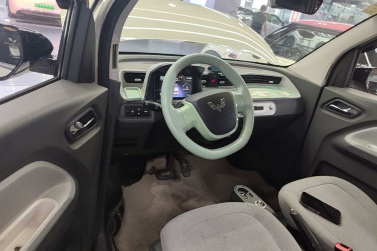 Used Wuling Hongguang MINIEV 2022 Macaron Premium Model – Lithium Iron Phosphate Steering Wheel