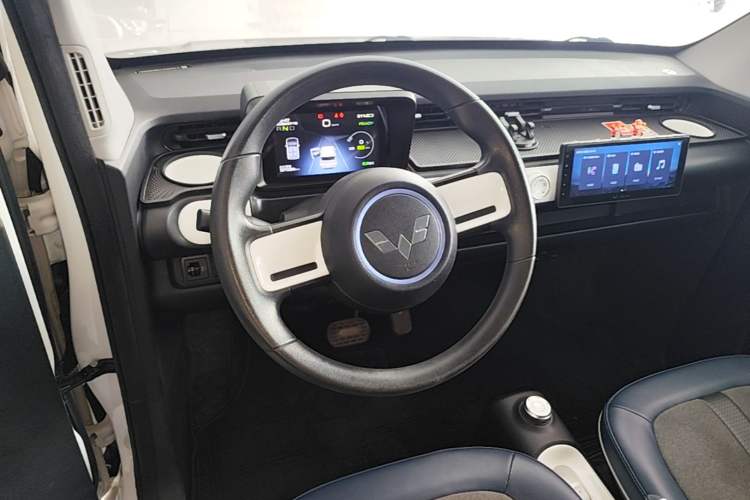 Used Wuling Hongguang MINIEV 2022 GAMEBOY 200km Gaming Edition with Lithium Iron Phosphate Steering Wheel