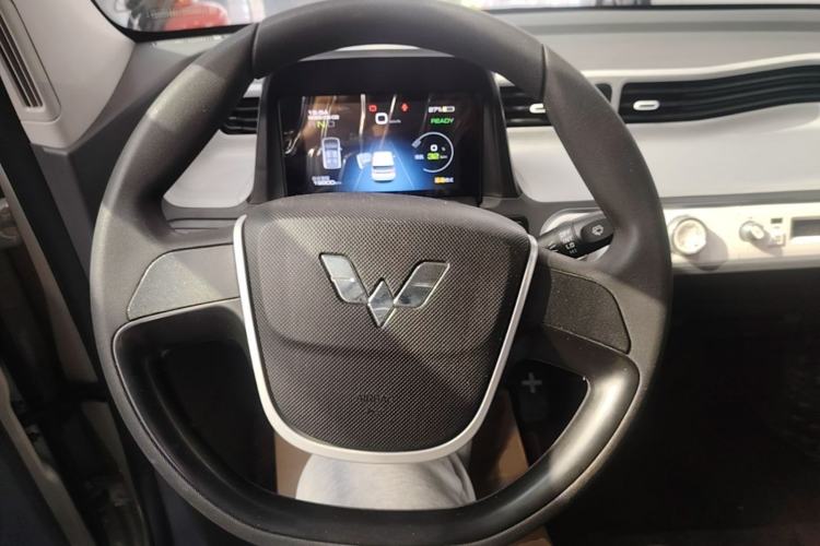 Used Wuling Hongguang MINIEV 2022 Macaron Fashion Edition Lithium-Nickel-Cobalt-Alpha-oxide Steering Wheel
