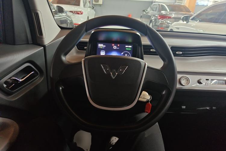 Used Wuling Hongguang MINIEV 2022 Macaron Fashion Model Lithium Iron Phosphate Steering Wheel