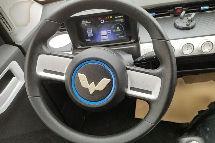 Used Wuling Hongguang MINIEV 2022 GAMEBOY 300km Enthusiast Model with Lithium Iron Phosphate Steering Wheel