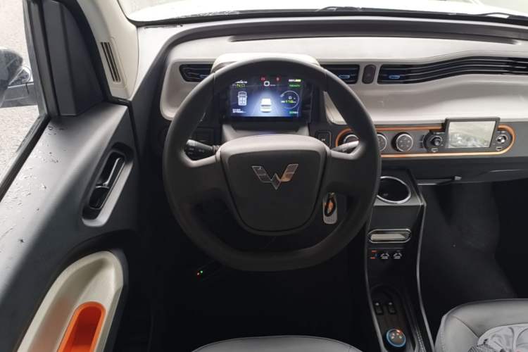 Used Wuling Hongguang MINIEV 2022 Zizai Version Lithium Iron Phosphate Steering Wheel
