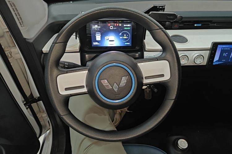 Used Wuling Hongguang MINIEV 2022 GAMEBOY 300km Enthusiast Model with Lithium Iron Phosphate Steering Wheel