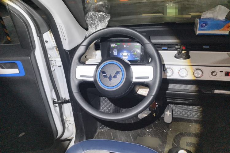 Used Wuling Hongguang MINIEV 2022 GAMEBOY 300km Enthusiast Model with Lithium Iron Phosphate Steering Wheel