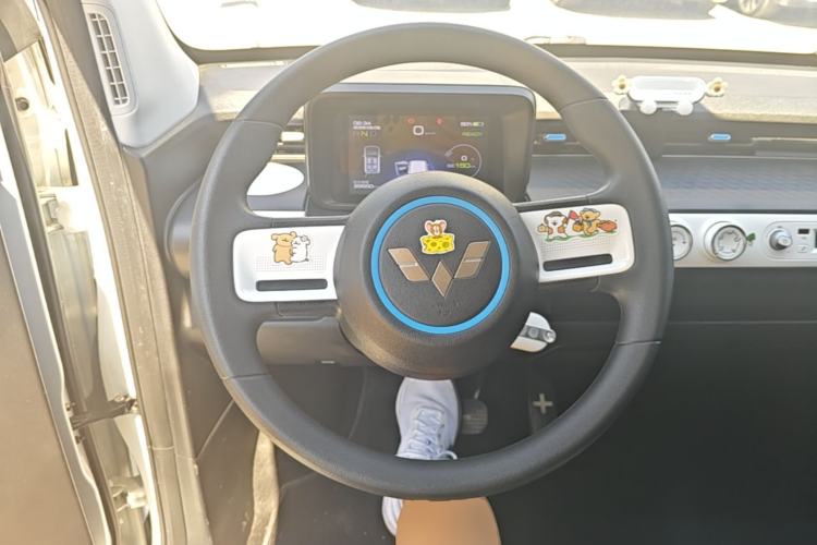 Used Wuling Hongguang MINIEV 2022 GAMEBOY 300km Enthusiast Model with Lithium Iron Phosphate Steering Wheel
