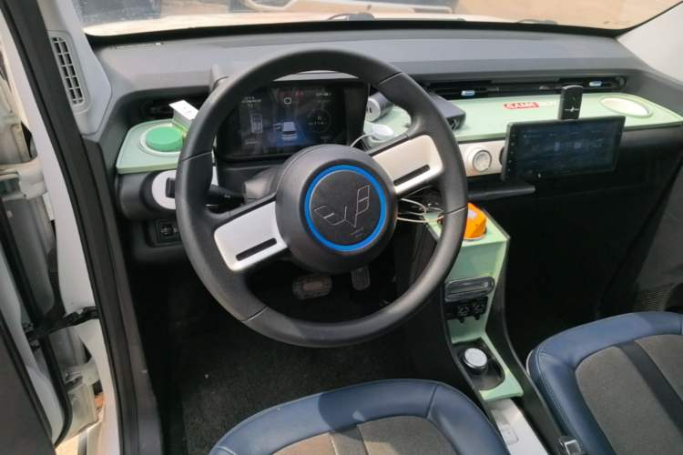 Used Wuling Hongguang MINIEV 2022 GAMEBOY 200km Gaming Edition with Lithium Iron Phosphate Steering Wheel