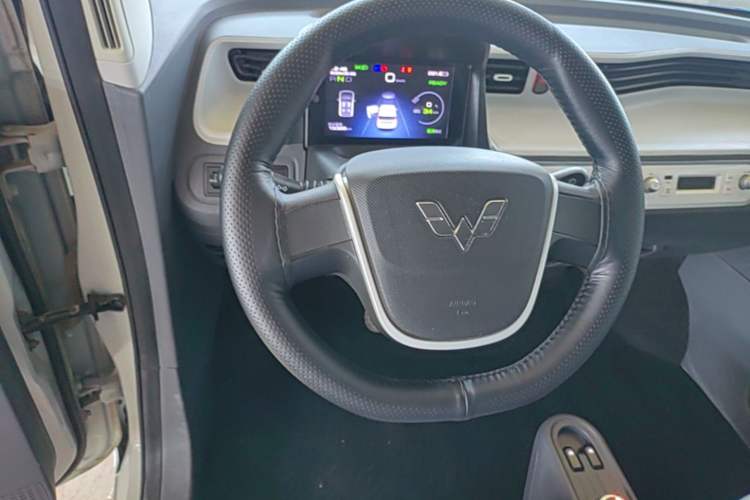 Used Wuling Hongguang MINIEV 2022 Macaron Fashion Edition Lithium-Nickel-Cobalt-Alpha-oxide Steering Wheel