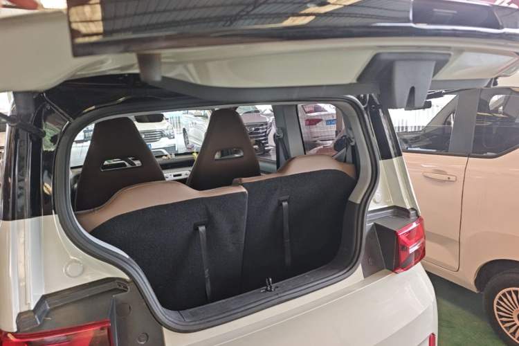 Used Wuling Hongguang MINIEV 2022 GAMEBOY 200km Gaming Edition with Lithium Iron Phosphate Trunk