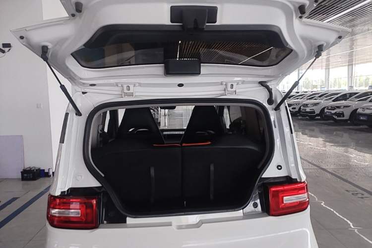 Used Wuling Hongguang MINIEV 2022 Easy Version Lithium Iron Phosphate Trunk