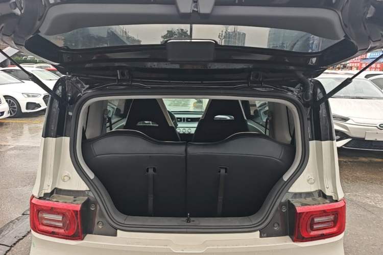 Used Wuling Hongguang MINIEV 2022 Macaron Premium Model – Lithium Iron Phosphate Trunk