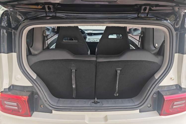 Used Wuling Hongguang MINIEV 2022 Macaron Premium Model – Lithium Iron Phosphate Trunk