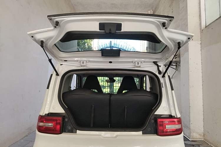 Used Wuling Hongguang MINIEV 2022 Macaron Premium Model – Lithium Iron Phosphate Trunk
