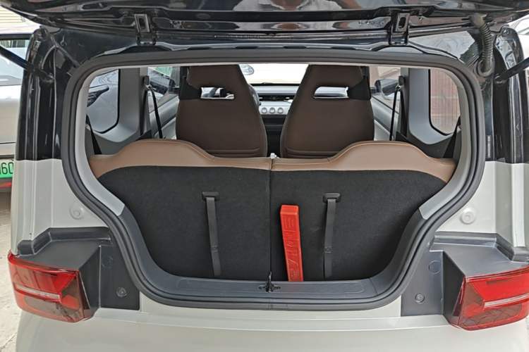 Used Wuling Hongguang MINIEV 2022 GAMEBOY 300km Enthusiast Model with Lithium Iron Phosphate Trunk