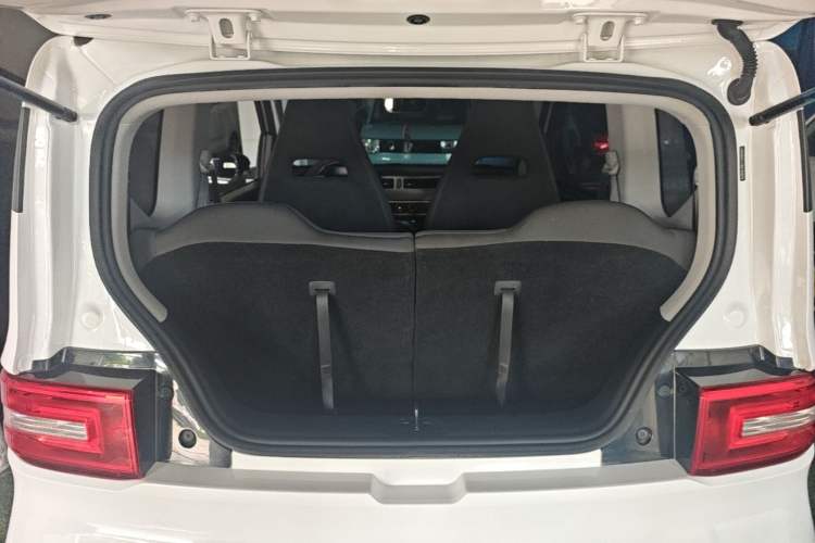 Used Wuling Hongguang MINIEV 2022 Easy Version Lithium Iron Phosphate Trunk