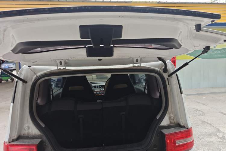 Used Wuling Hongguang MINIEV 2022 Easy Version Lithium-NMC Trunk