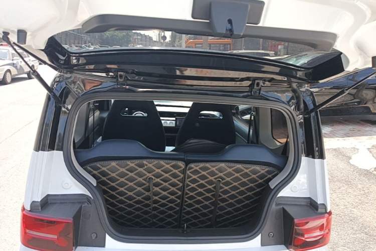 Used Wuling Hongguang MINIEV 2022 GAMEBOY 300km Enthusiast Model with Lithium Iron Phosphate Trunk