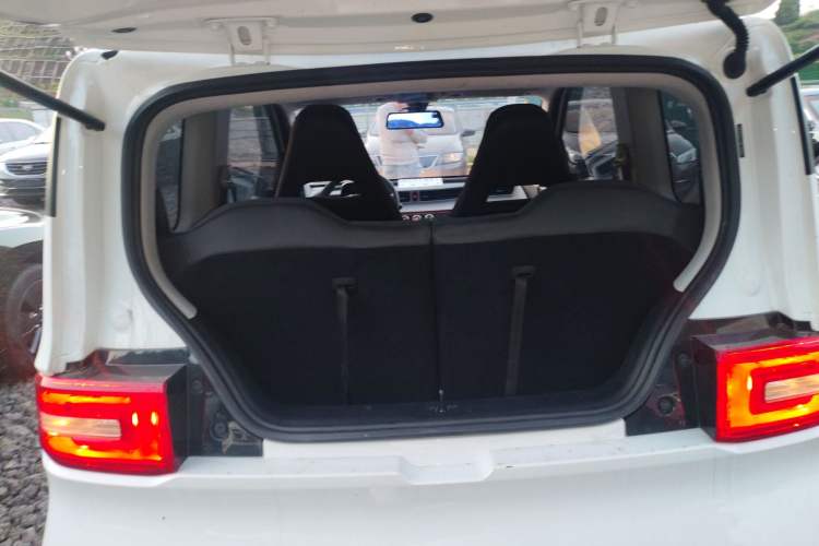 Used Wuling Hongguang MINIEV 2022 Macaron Fashion Model Lithium Iron Phosphate Trunk